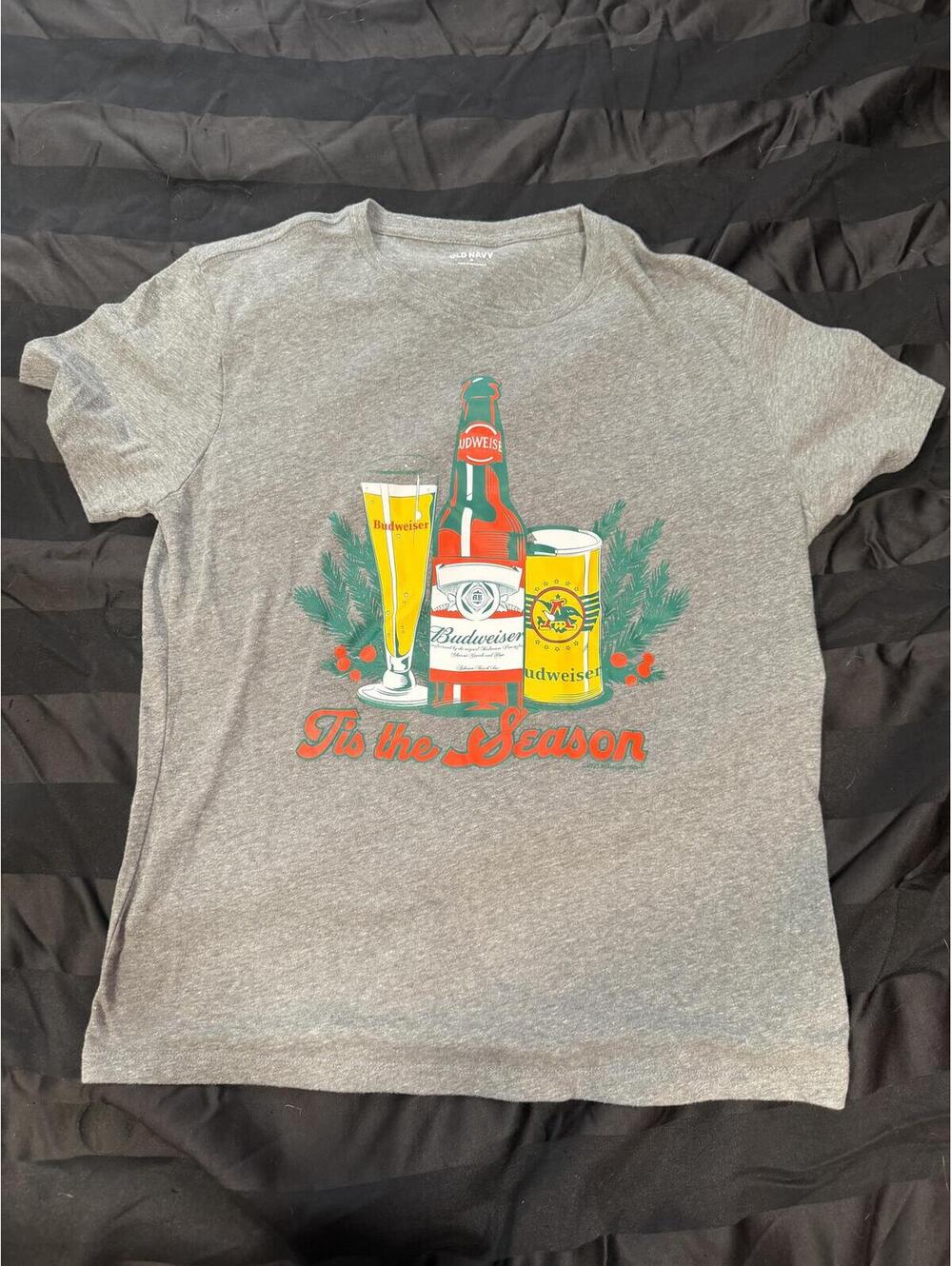Old Navy Gray Graphic T-Shirt Budweiser 'Tis the Season‎